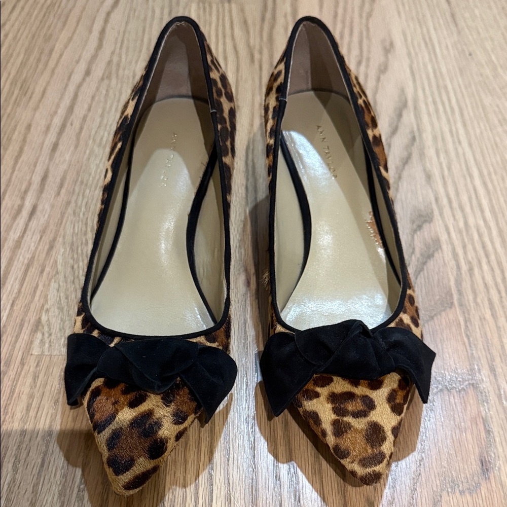 Ann Taylor Leopard Print Women's low heels with Black Bow size 5 1/2 M